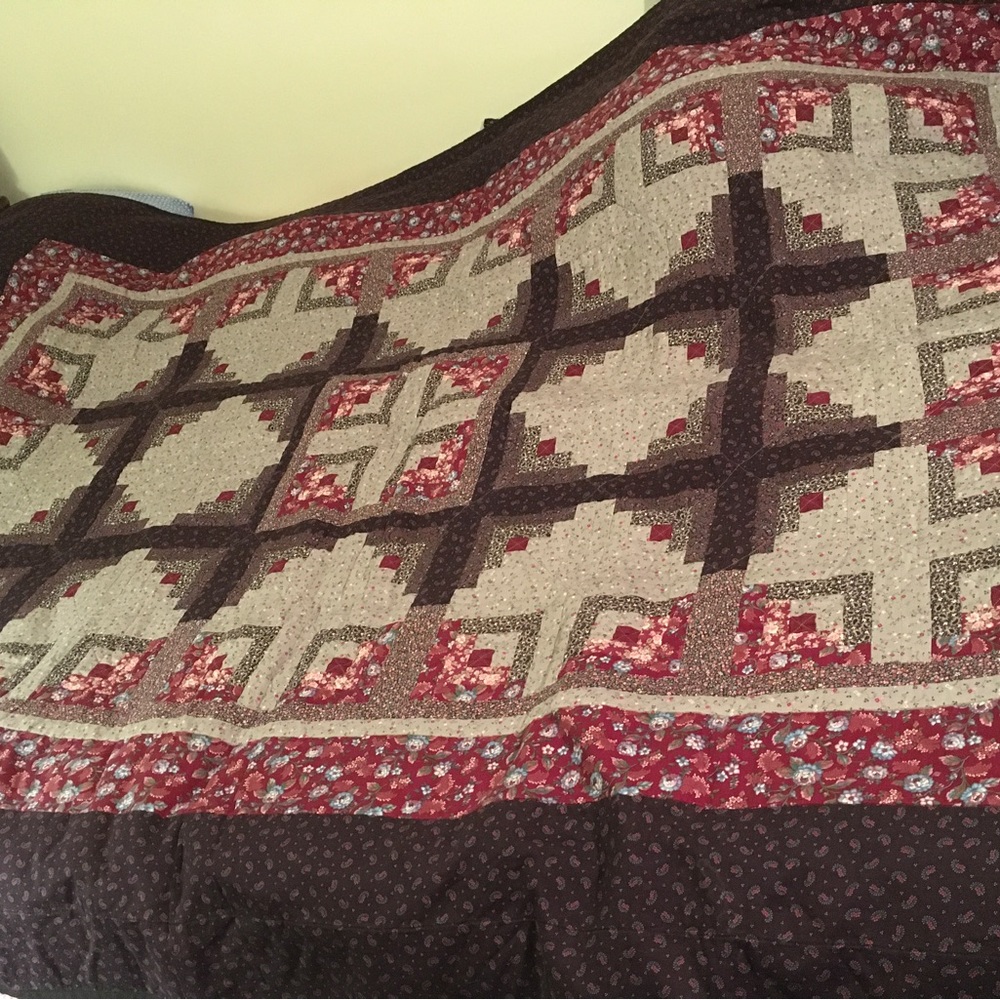 Vintage 90’s custom made patchwork cotton quilt, 90”x64”, excellent condition